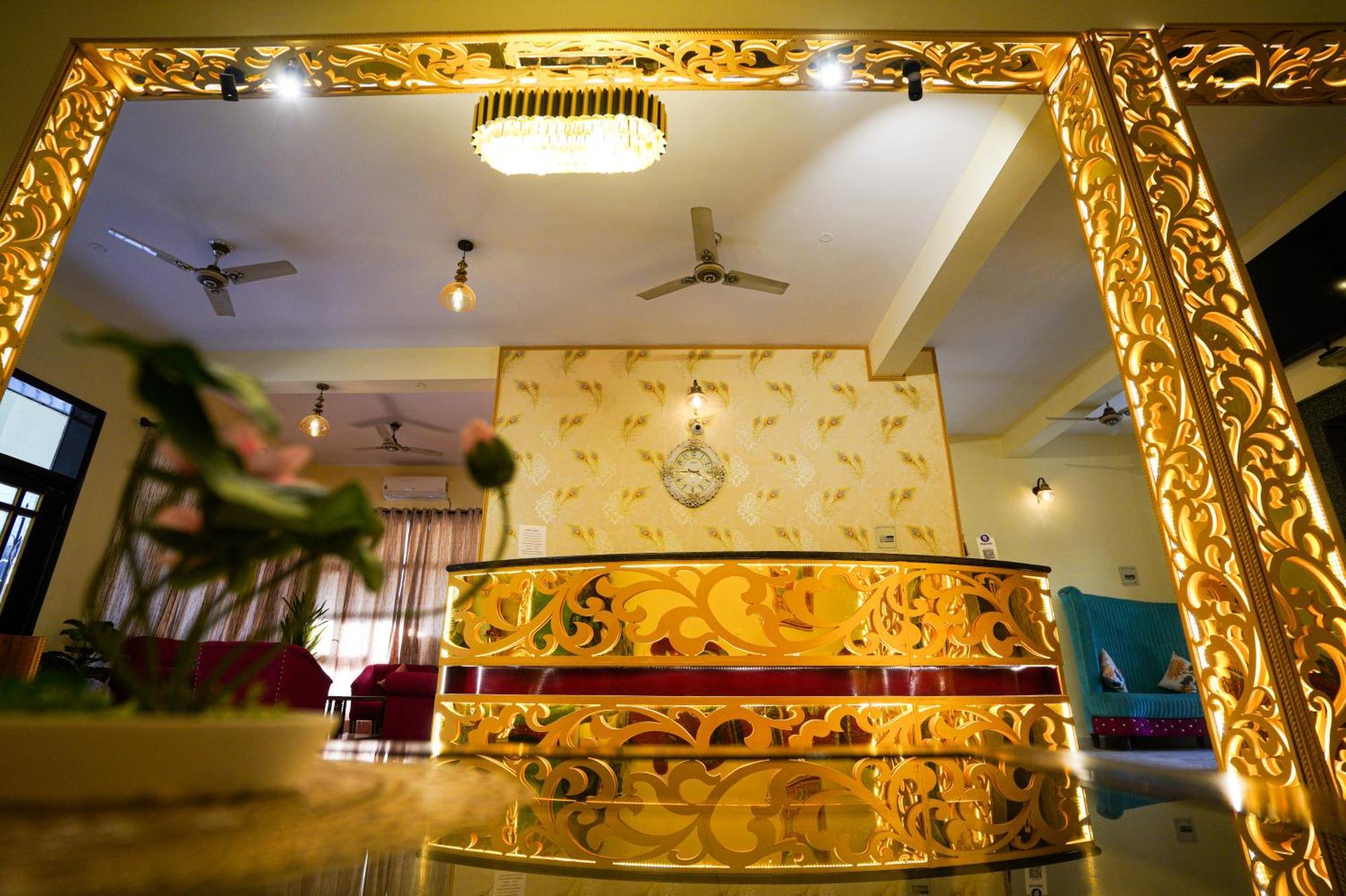 Hotel Neeraj Bhawan- Triveni Ghat Rishīkesh Εξωτερικό φωτογραφία
