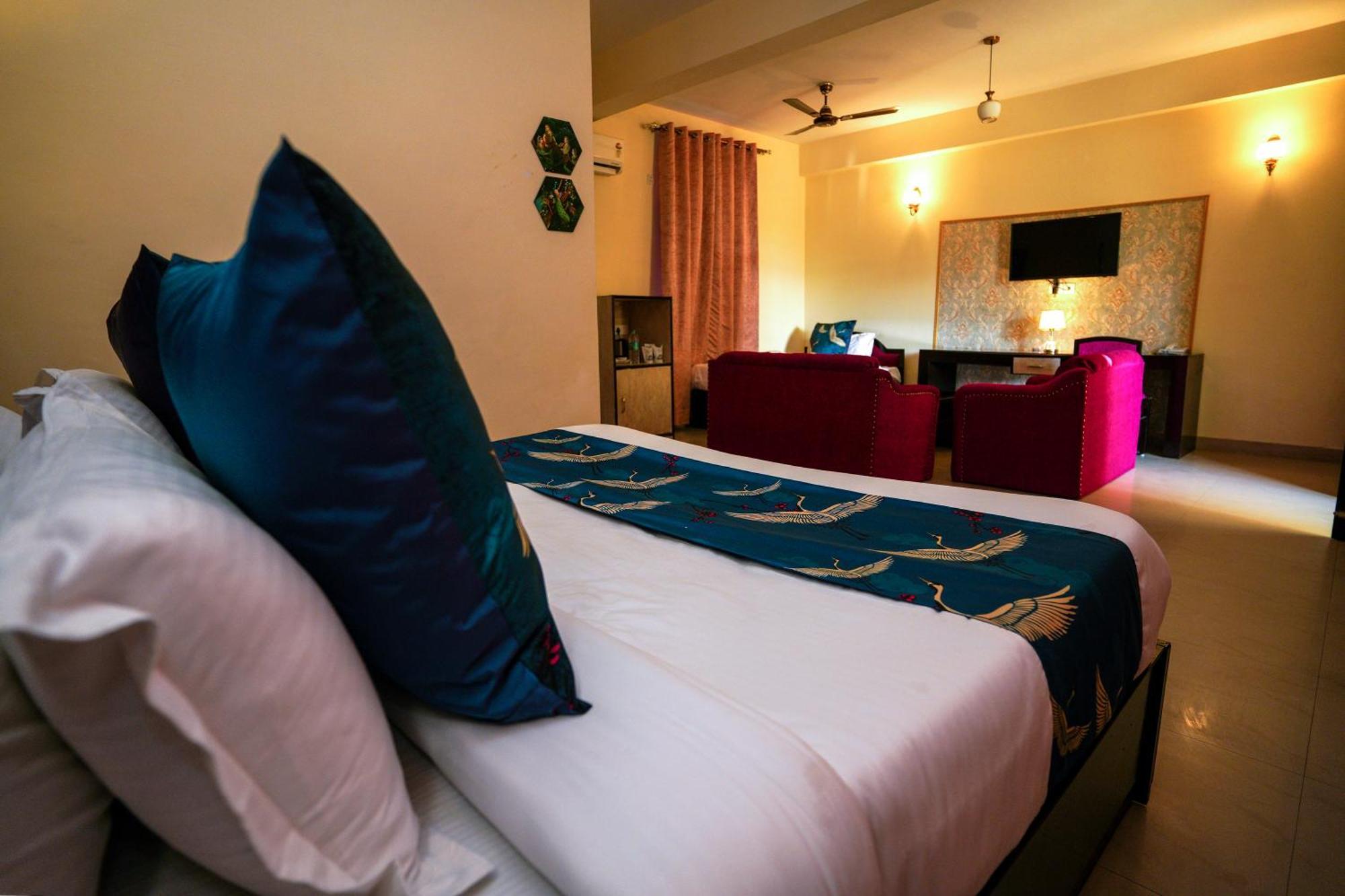 Hotel Neeraj Bhawan- Triveni Ghat Rishīkesh Εξωτερικό φωτογραφία