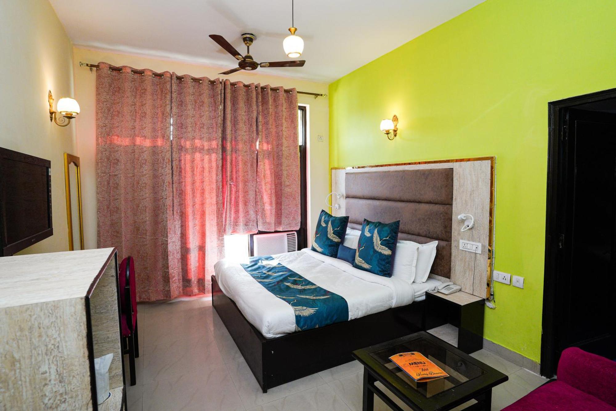 Hotel Neeraj Bhawan- Triveni Ghat Rishīkesh Εξωτερικό φωτογραφία