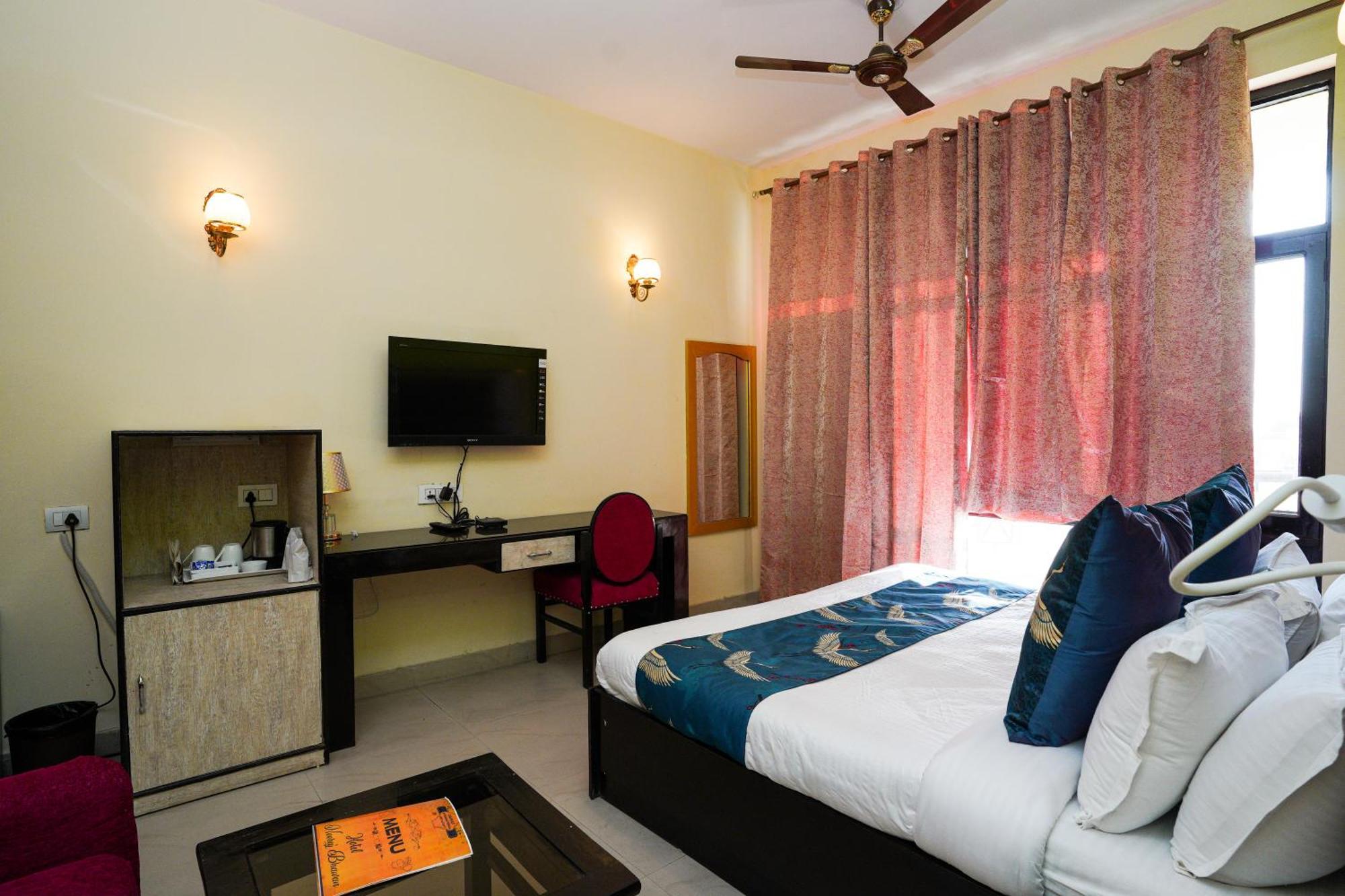 Hotel Neeraj Bhawan- Triveni Ghat Rishīkesh Εξωτερικό φωτογραφία
