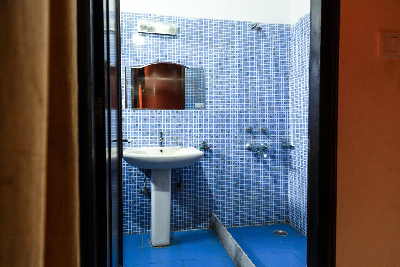 Hotel Neeraj Bhawan- Triveni Ghat Rishīkesh Εξωτερικό φωτογραφία