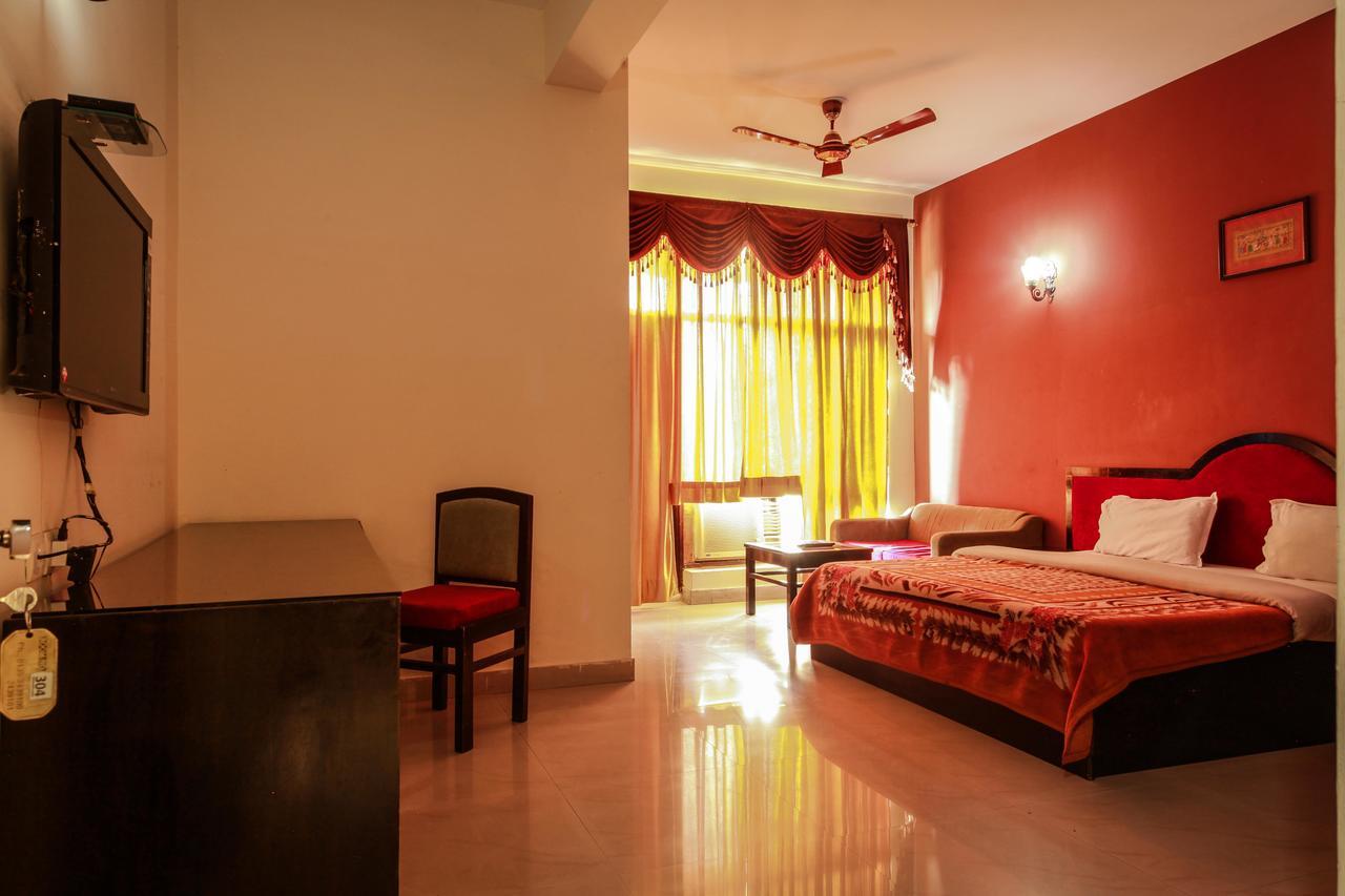 Hotel Neeraj Bhawan- Triveni Ghat Rishīkesh Εξωτερικό φωτογραφία