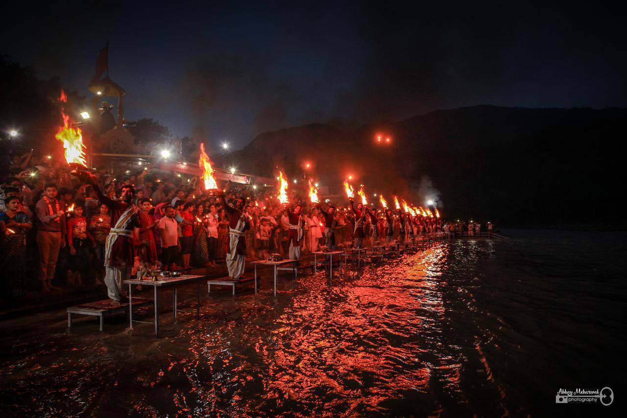 Hotel Neeraj Bhawan- Triveni Ghat Rishīkesh Εξωτερικό φωτογραφία