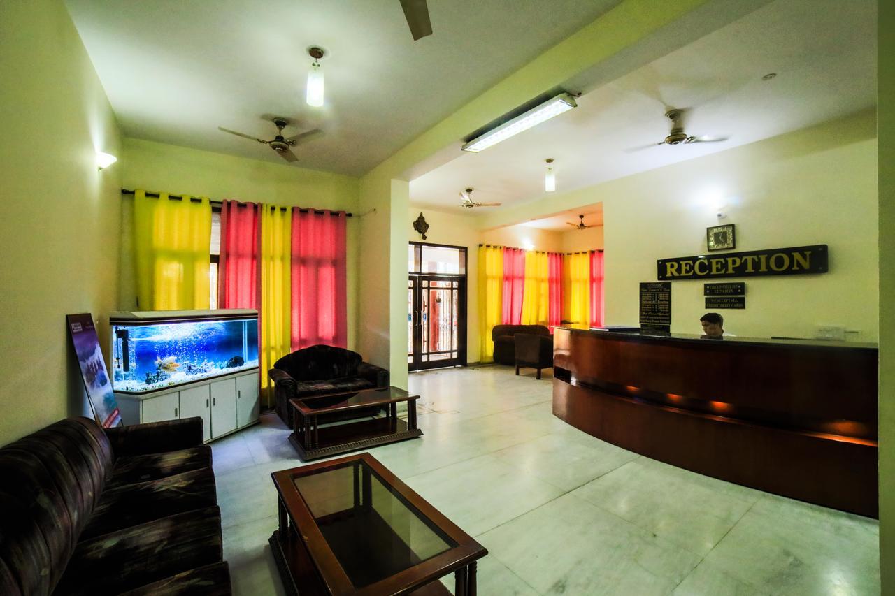 Hotel Neeraj Bhawan- Triveni Ghat Rishīkesh Εξωτερικό φωτογραφία